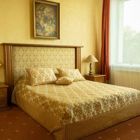 Diplomat Club Hotel Кишинёв Экстерьер фото
