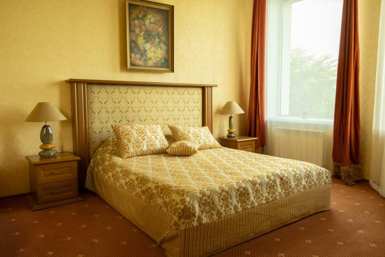 Diplomat Club Hotel Кишинёв Экстерьер фото
