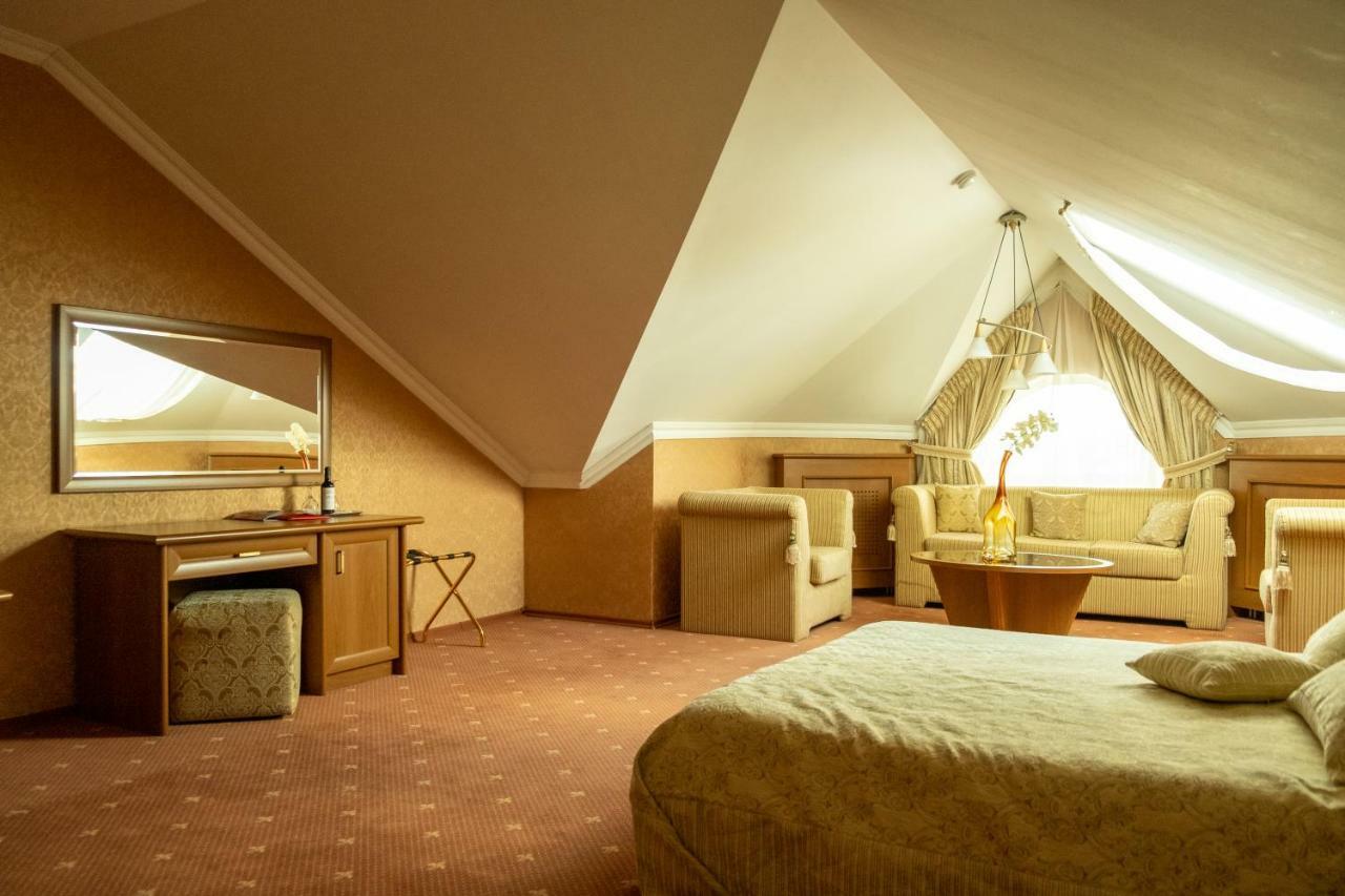 Diplomat Club Hotel Кишинёв Экстерьер фото