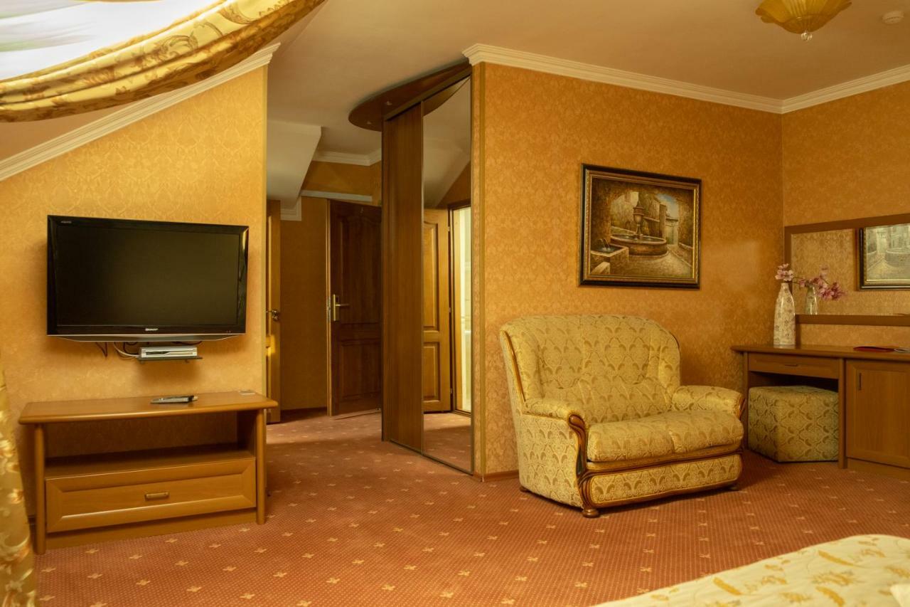 Diplomat Club Hotel Кишинёв Экстерьер фото