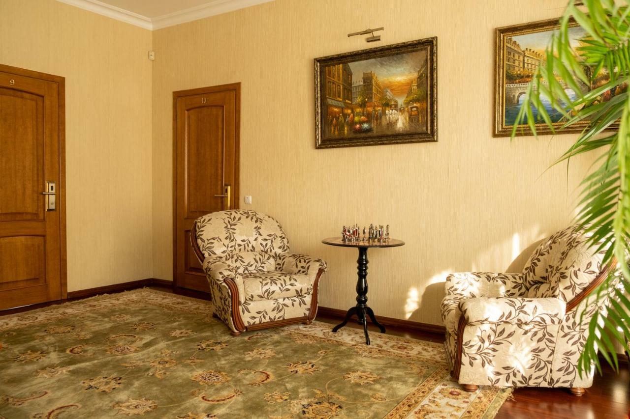 Diplomat Club Hotel Кишинёв Экстерьер фото