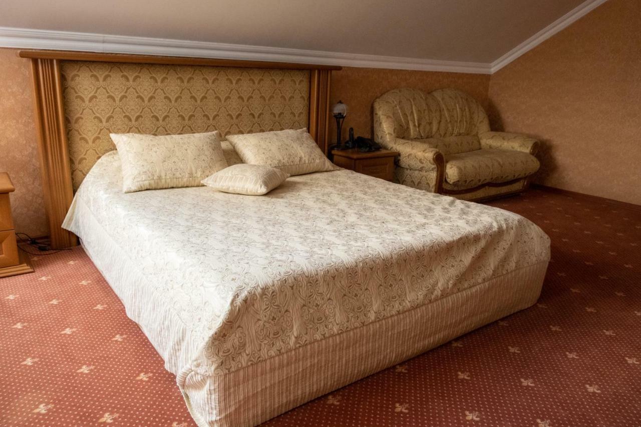 Diplomat Club Hotel Кишинёв Экстерьер фото