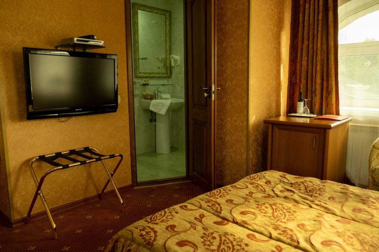 Diplomat Club Hotel Кишинёв Экстерьер фото