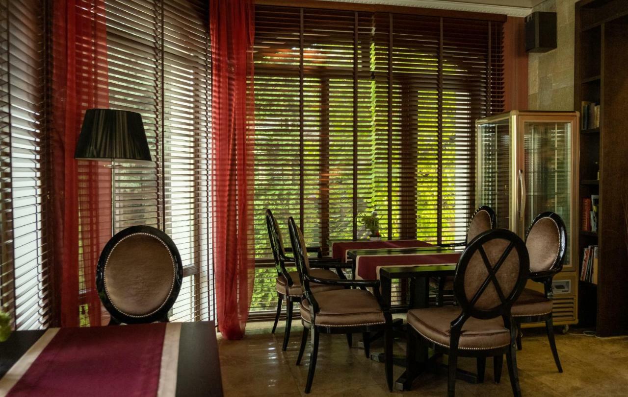 Diplomat Club Hotel Кишинёв Экстерьер фото