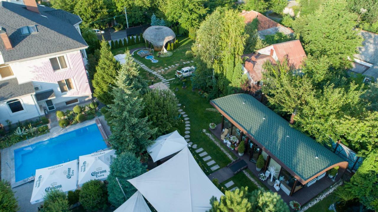 Diplomat Club Hotel Кишинёв Экстерьер фото