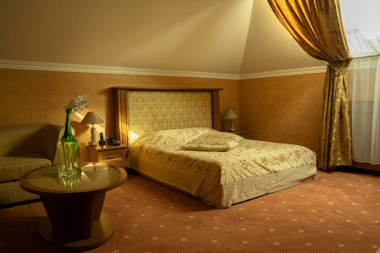 Diplomat Club Hotel Кишинёв Экстерьер фото